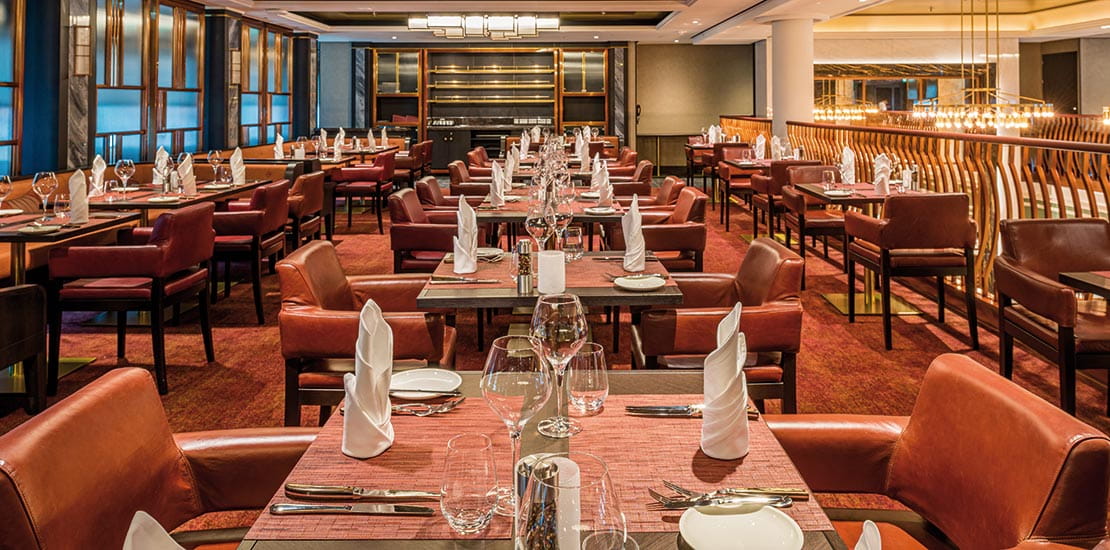Dining in La Vie en Rose at The Club is included in your fare